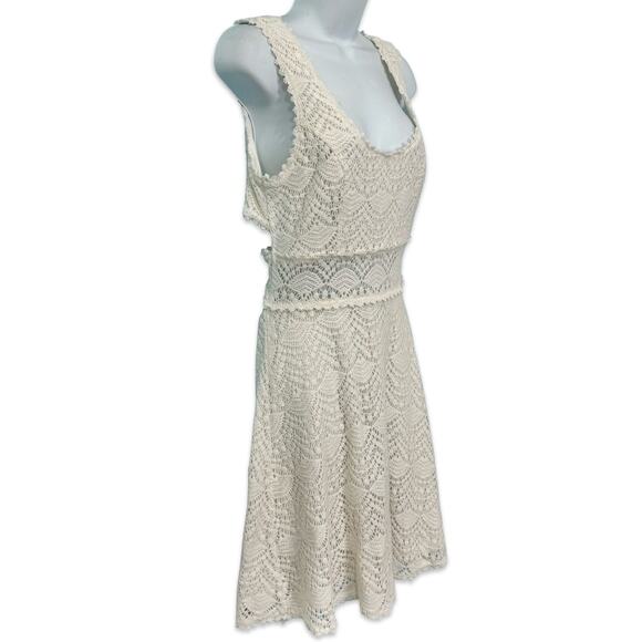Guess White Lace Crochet Back Cut Out Criss Cross Alameda Mini Dress size 8 - Picture 12 of 12